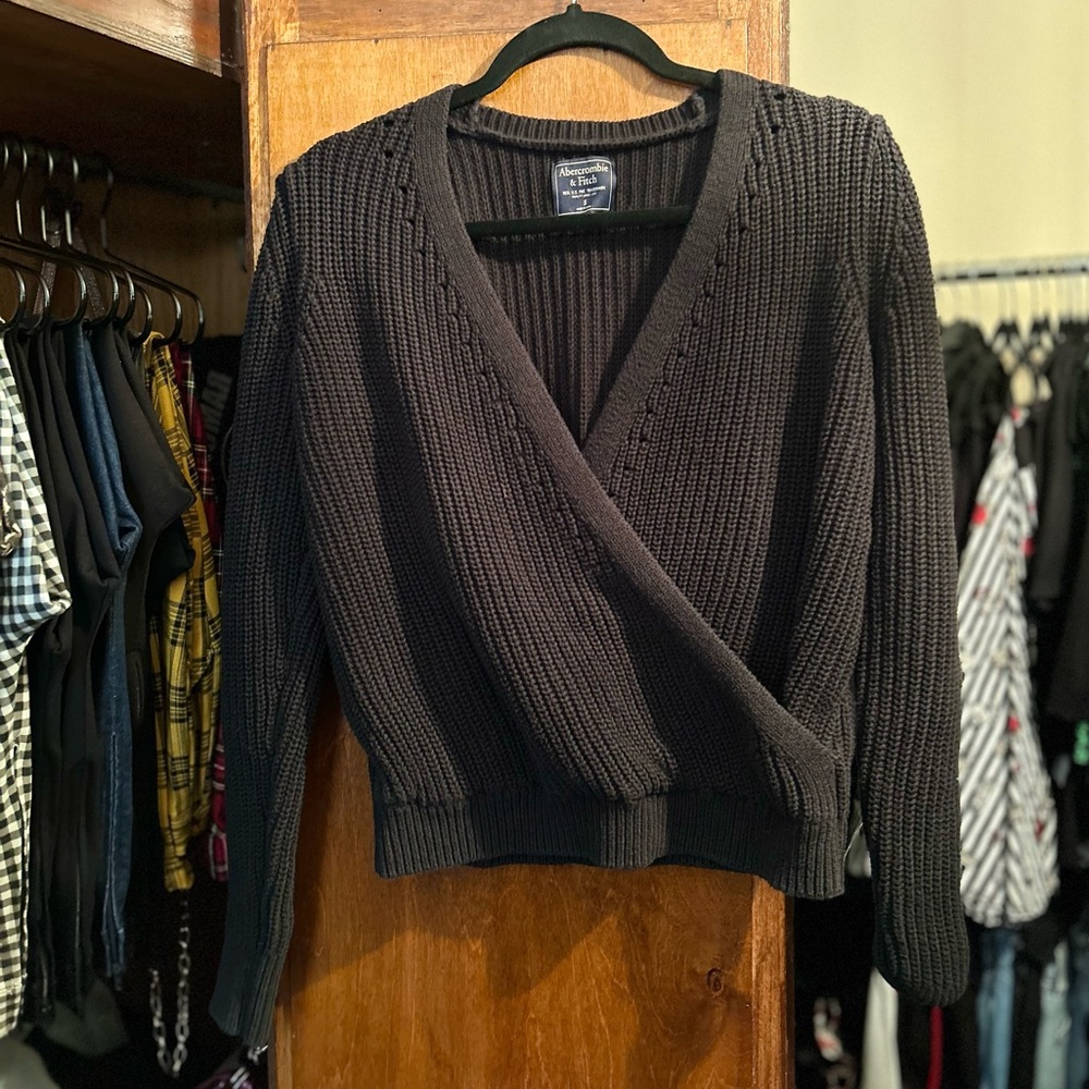 Abercrombie & Fitch sweater